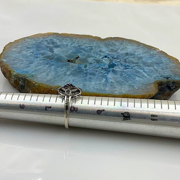 Vtg. Sterling Silver Ring With Blue & White Sapphires. Ring Size 8 - Picture 9 of 9